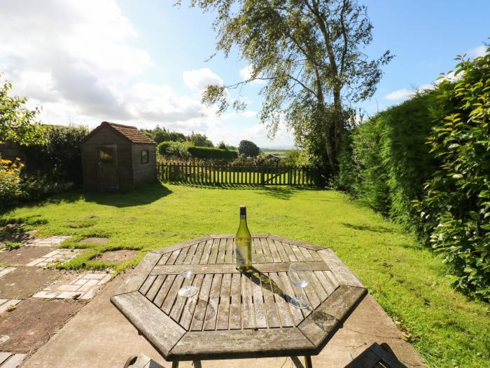 Dale View, Woodland near Cockfield, Durham. WiFi. TV. Pet-friendly. Close to pub. Garden. Couple's.