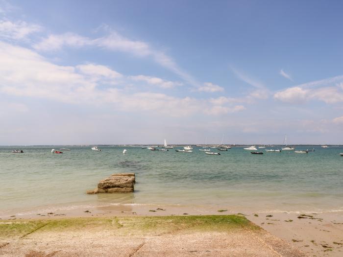 Topsails, Totland Bay