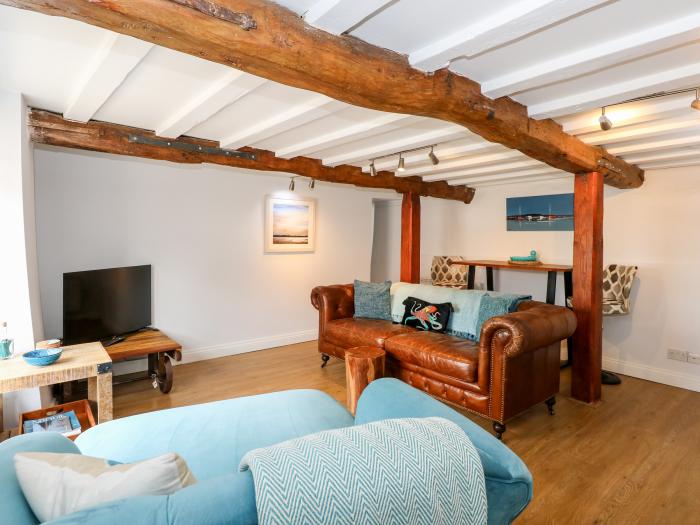 Leveret Cottage is in Docking, Norfolk. Close to amenities. Romantic. Couples. Bedroom with en-suite