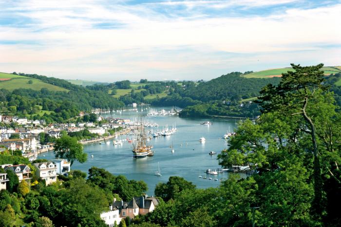 8 Above Town, Dartmouth, Devon. Second-floor apartment based in the heart of Dartmouth. Pet-friendly