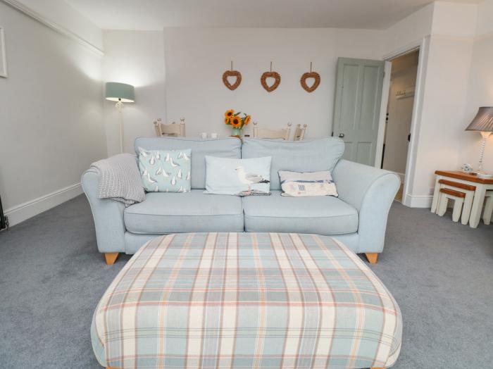 8 Above Town, Dartmouth, Devon. Second-floor apartment based in the heart of Dartmouth. Pet-friendly