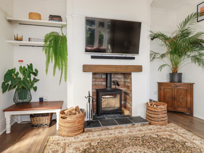 Penang, St Austell, Cornwall. Close to a shop and a pub. Gym. TV. Off-road parking. Woodburner. WiFi