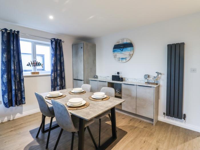 2A The Anchorage in Beadnell, Northumberland. Ground-floor apartment. Bay views. Open-plan. Smart TV