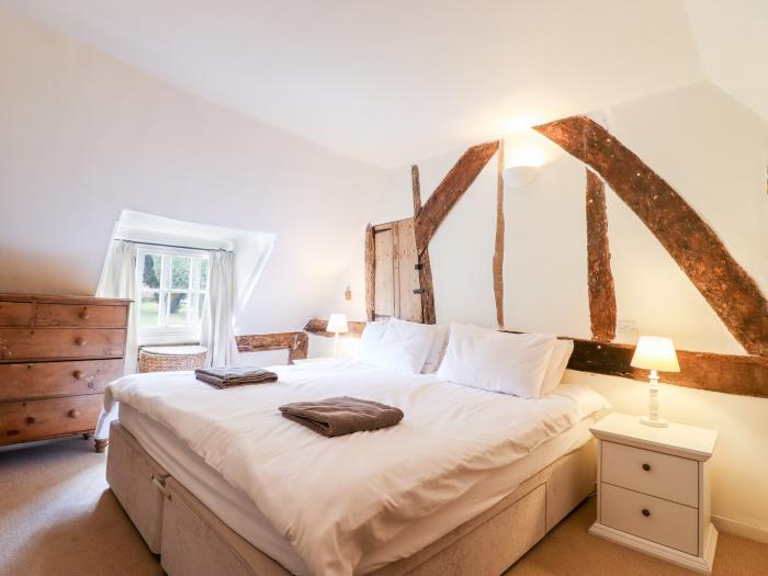 22 Church Ponds, Castle Hedingham, Essex. Character cottage. Exposed beams. Enclosed garden. 3-beds.