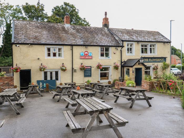 Fisherman's Retreat Mirfield, West Yorkshire. Near a National Park. Close to shop. Off-road parking.