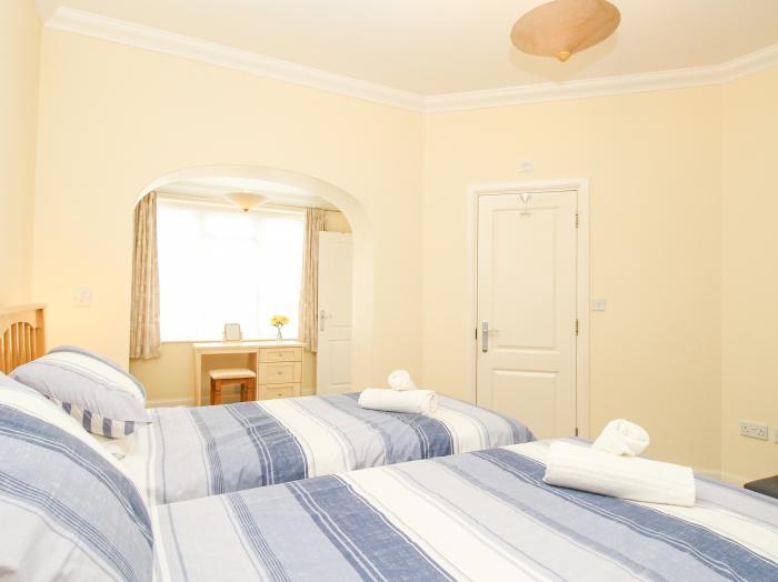 Sandy Haven is located in Swanage, Dorset. Two-bedroom apartment, near amenities and beach. In AONB.