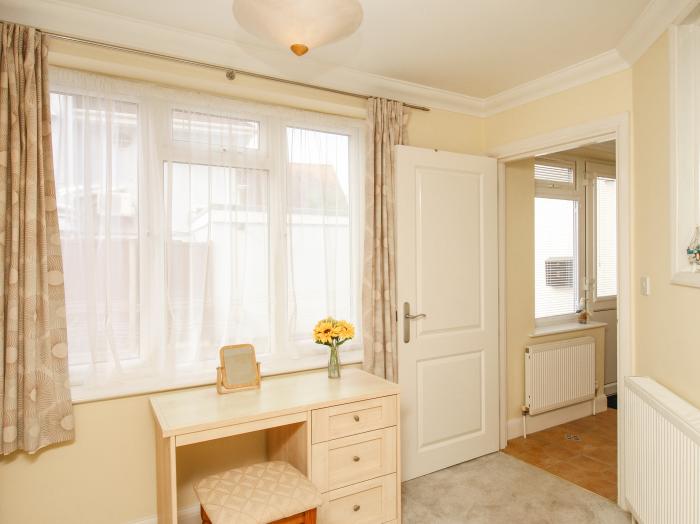 Sandy Haven is located in Swanage, Dorset. Two-bedroom apartment, near amenities and beach. In AONB.