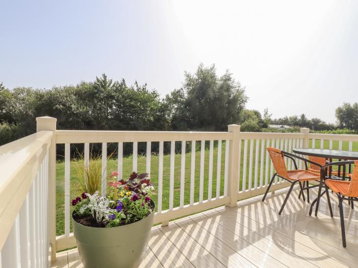 62 Pinewood, Mablethorpe, Lincolnshire. Near an AONB. Close to amenities. Enclosed decking. Parking.