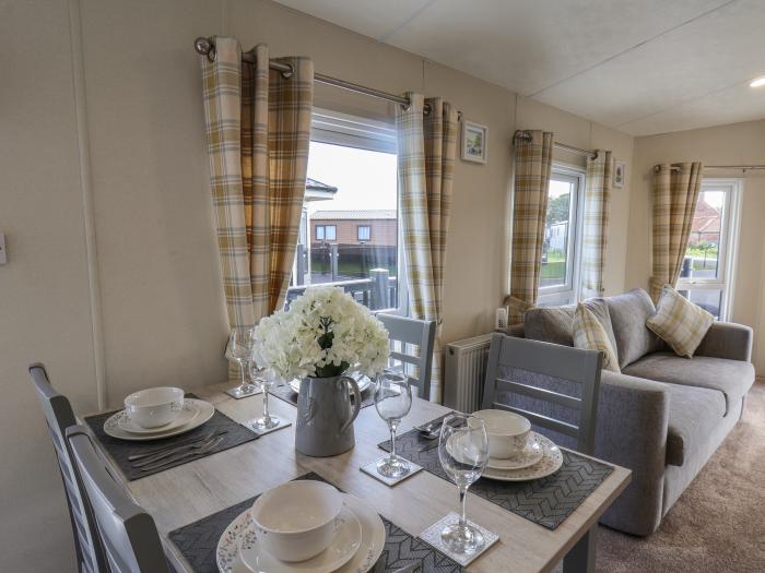 Rosie's Retreat nr Bridlington, East Riding of Yorkshire. Two-bedroom lodge near amenities and beach