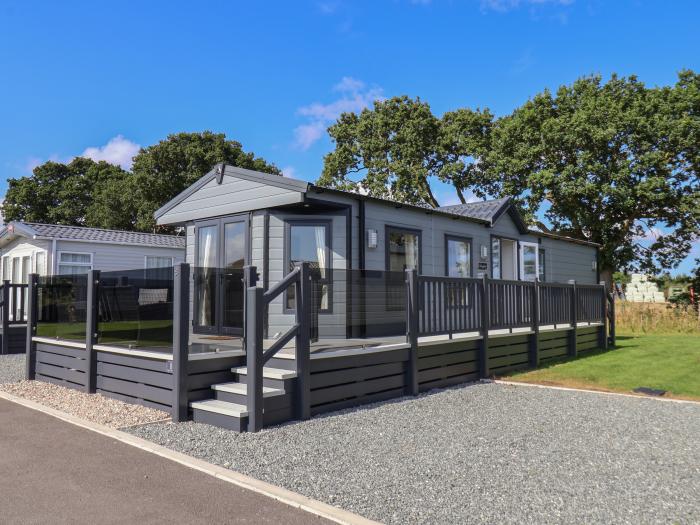 Rosie's Retreat nr Bridlington, East Riding of Yorkshire. Two-bedroom lodge near amenities and beach