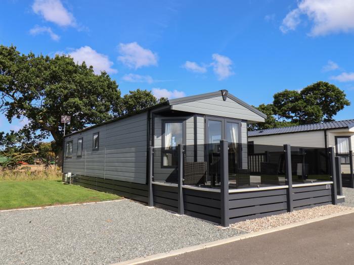 Rosie's Retreat nr Bridlington, East Riding of Yorkshire. Two-bedroom lodge near amenities and beach