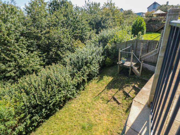 2 Orchard Drive in Salcombe, Devon. Four-bedroom home, enjoy countryside views. Close to beach. Pets