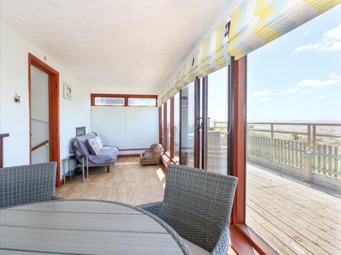 102 The Beach in Snettisham, Norfolk. Near an RSBP reserve. Sea views. Lake views. Off-road parking.