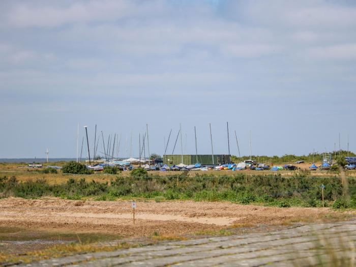 102 The Beach in Snettisham, Norfolk. Near an RSBP reserve. Sea views. Lake views. Off-road parking.