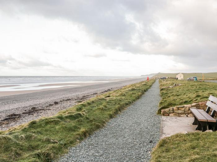 Dog Crag Cabin near Silecroft, Cumbria. Romantic escape with countryside views. Pet-friendly. Rural.