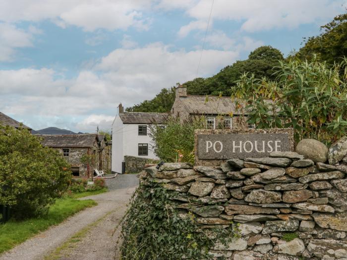 Dog Crag Cabin near Silecroft, Cumbria. Romantic escape with countryside views. Pet-friendly. Rural.