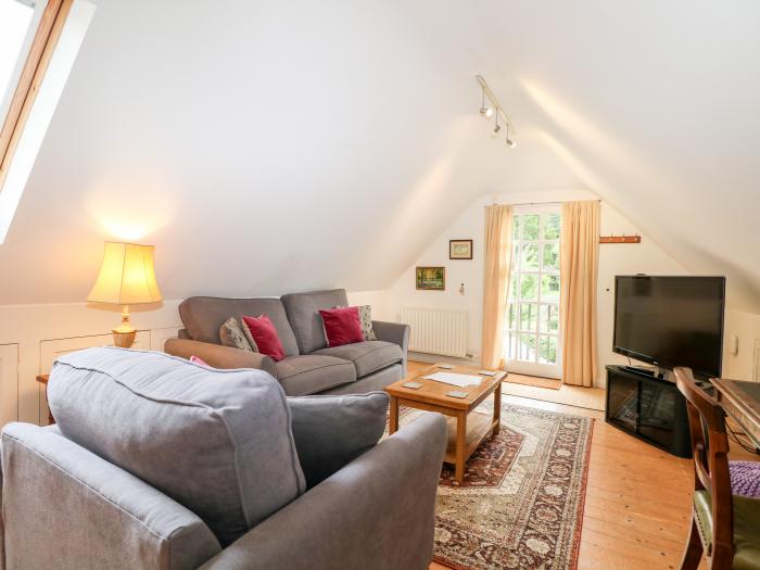 The Annexe Whitethorn Cottage in Crawley, near Sparsholt, Hampshire. Romantic. Close to pub. Parking