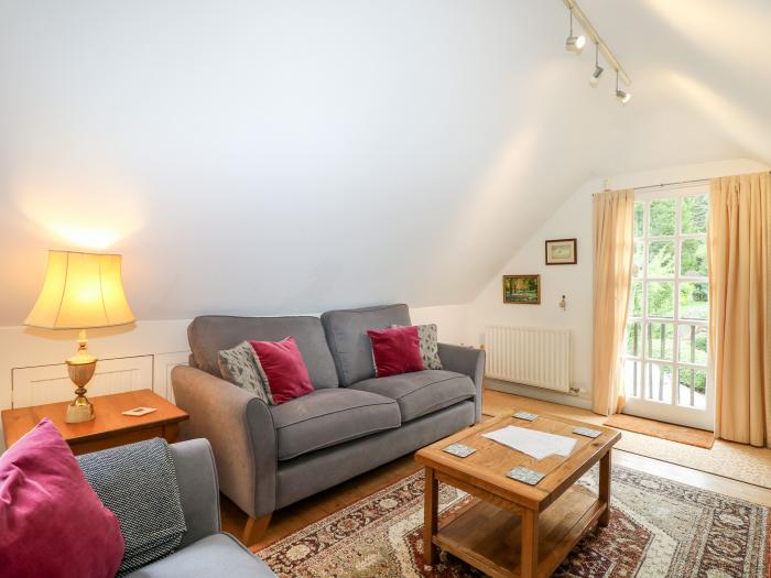 The Annexe Whitethorn Cottage in Crawley, near Sparsholt, Hampshire. Romantic. Close to pub. Parking