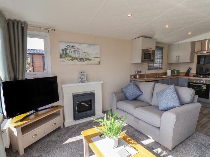 Emily's Escape nr Bridlington, East Riding of Yorkshire. Open-plan living. Beach close. Two bedrooms