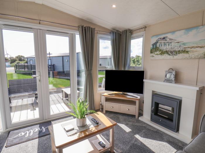 Emily's Escape nr Bridlington, East Riding of Yorkshire. Open-plan living. Beach close. Two bedrooms