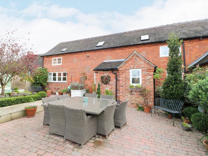 Dovecote Cottage near Ashbourne, Derbyshire. One-bedroom home, ideal for couples. Near National Park