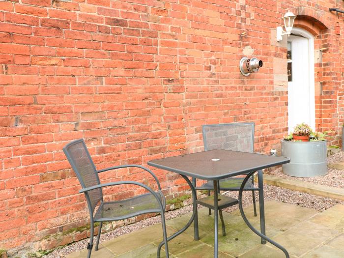 Dovecote Cottage near Ashbourne, Derbyshire. One-bedroom home, ideal for couples. Near National Park