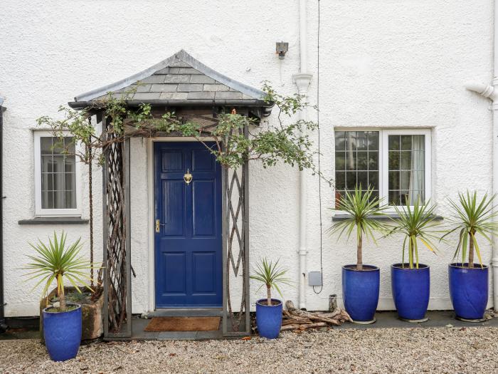 Bwthyn, Borth-y-Gest, near Porthmadog, Gwynedd. Close to a beach. Garden. 2 pets. Woodburning stove.