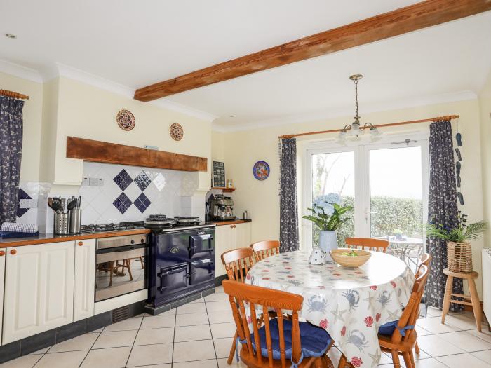 Bwthyn, Borth-y-Gest, near Porthmadog, Gwynedd. Close to a beach. Garden. 2 pets. Woodburning stove.