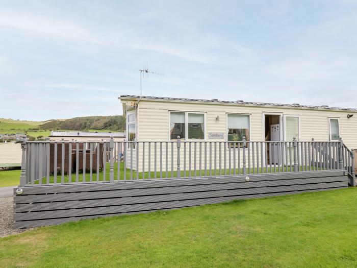 Bryn Vista near Aberystwyth, Ceredigion. Smart TV. Open plan. Near a National Park. Off-road parking