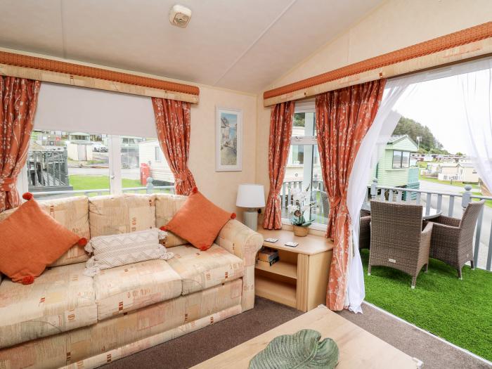 Bryn Vista near Aberystwyth, Ceredigion. Smart TV. Open plan. Near a National Park. Off-road parking