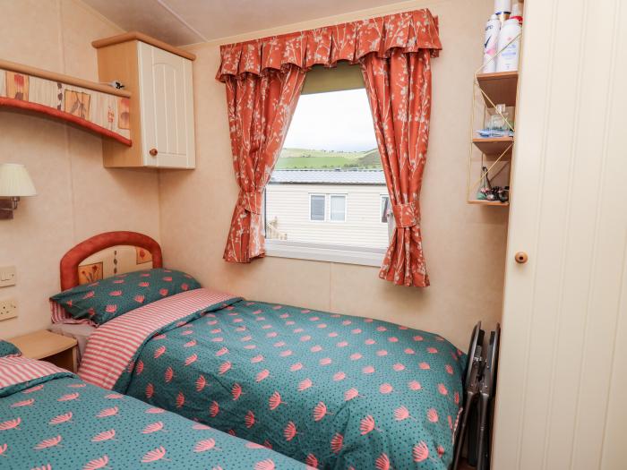 Bryn Vista near Aberystwyth, Ceredigion. Smart TV. Open plan. Near a National Park. Off-road parking