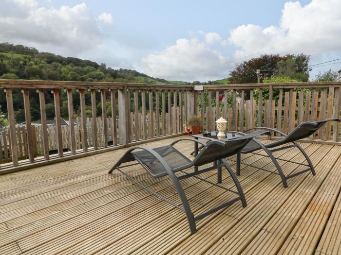 Sunny Views, Combe Martin, Devon. Close to a shop, a pub and a beach. Off-road parking. Pet-friendly