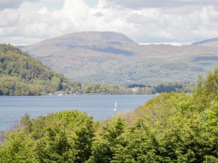 Willows Lodge, Troutbeck Bridge, Cumbria. In Lake District National Park. Pet-friendly. Ground-floor