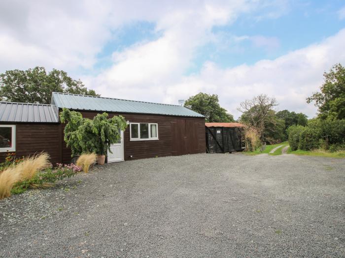 Bank Farm House Cottage, Chirbury, Montgomery, Shropshire. Near an AONB. Countryside views. Couples.