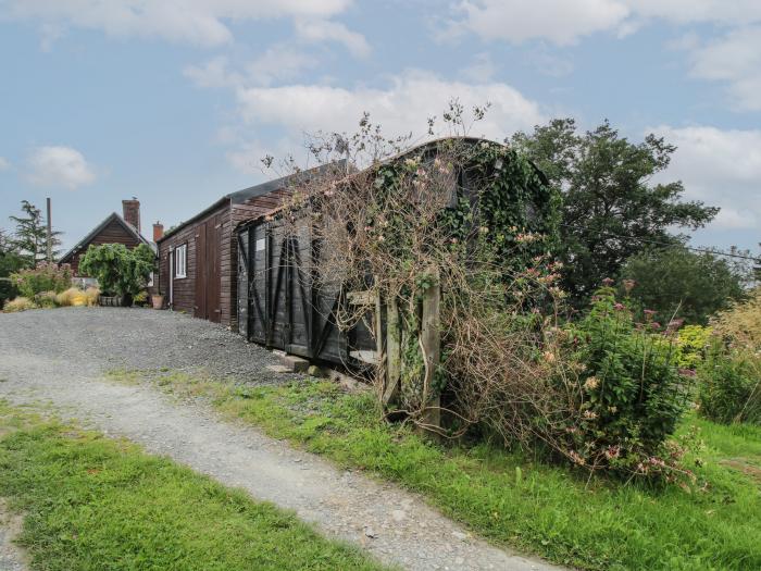 Bank Farm House Cottage, Chirbury, Montgomery, Shropshire. Near an AONB. Countryside views. Couples.