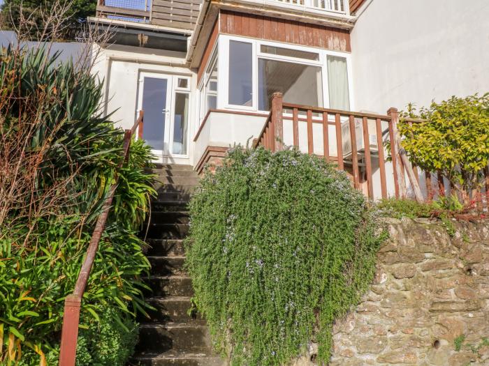 Bay View Annex, Salcombe, Devon. Close to a shop and pub. Near beach. Smart TV. Near AONB. Sea views