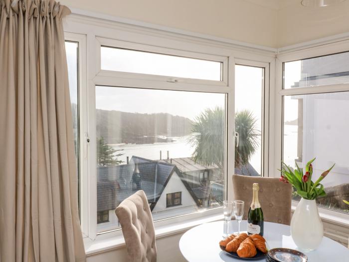 Bay View Annex, Salcombe, Devon. Close to a shop and pub. Near beach. Smart TV. Near AONB. Sea views