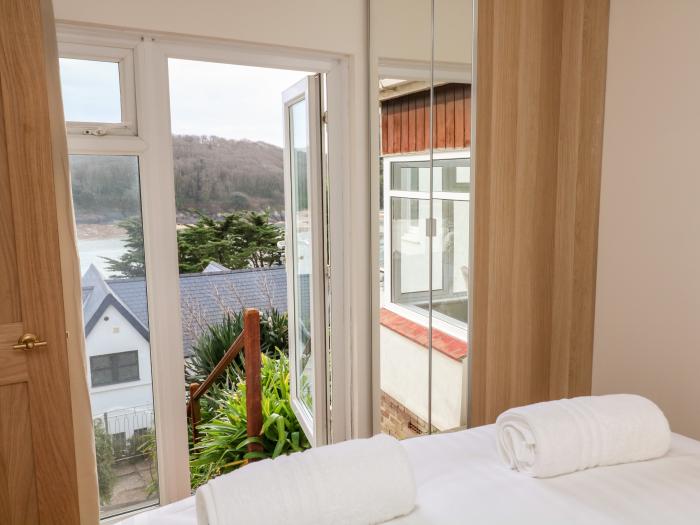 Bay View Annex, Salcombe, Devon. Close to a shop and pub. Near beach. Smart TV. Near AONB. Sea views