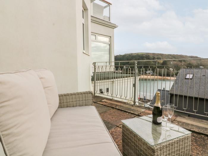 Bay View Annex, Salcombe, Devon. Close to a shop and pub. Near beach. Smart TV. Near AONB. Sea views