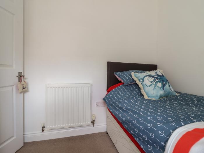 Ty Bach Twt is in Conwy, North Wales. Two-bedroom home resting in the centre of the town. Near coast