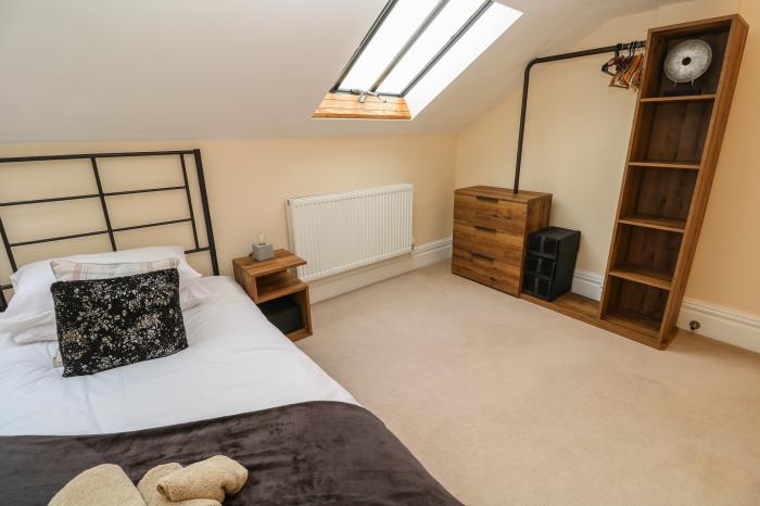 The Penthouse, Helston, Cornwall. Third-floor apartment. Two bedrooms. Open-plan living space. WiFi.