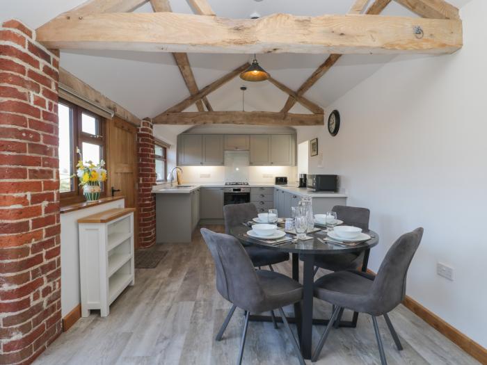 The Cow Shed, Bromyard, Herefordshire. Two-bedroom abode with rural views. Family-friendly. Stylish.