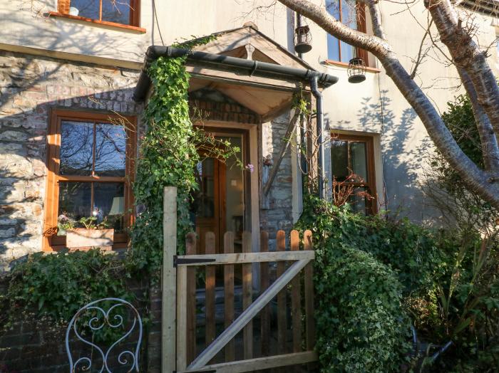 Hillside Holiday Cottage, Pentre, Rhondda Cynon Taff, Wales. Woodburning stove. Near a National Park