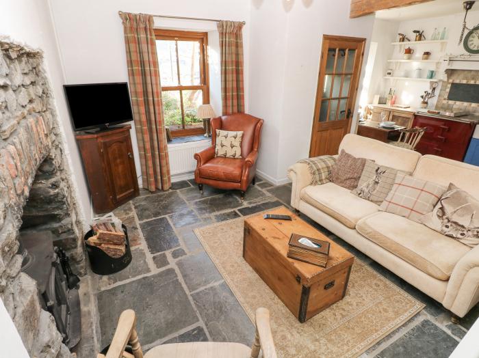 Hillside Holiday Cottage, Pentre, Rhondda Cynon Taff, Wales. Woodburning stove. Near a National Park