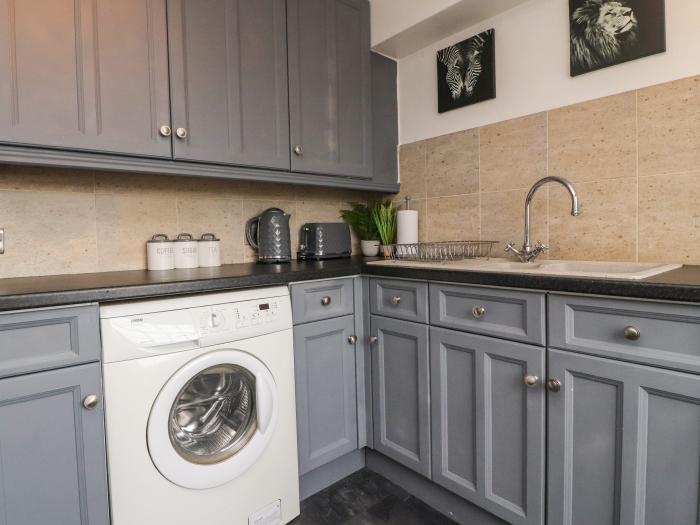 Apartment 2, Kirkby Lonsdale. Close to a national park. Shop and pub. Couple's retreat. Duplex. WiFi