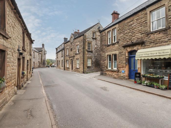 Mulberry Cottage is in Youlgreave, Derbyshire. In the Peak District National Park. Nearby amenities.