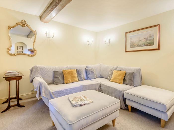 Mulberry Cottage is in Youlgreave, Derbyshire. In the Peak District National Park. Nearby amenities.