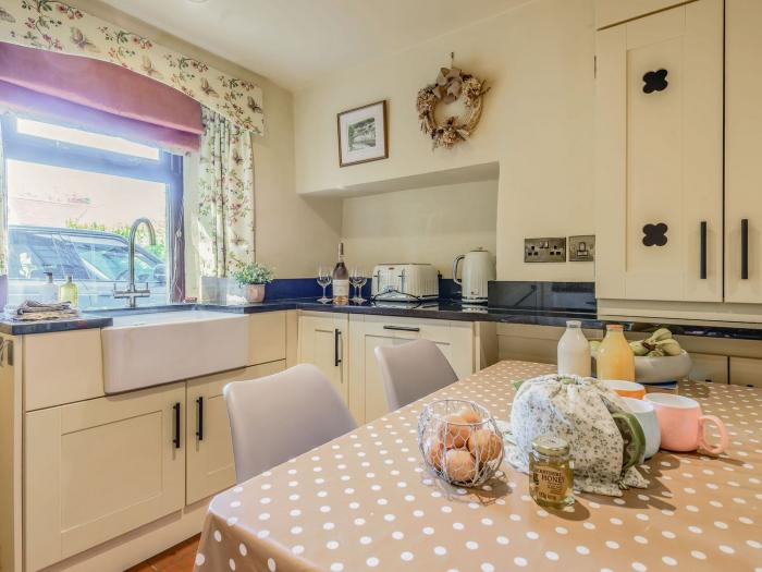 Mulberry Cottage is in Youlgreave, Derbyshire. In the Peak District National Park. Nearby amenities.