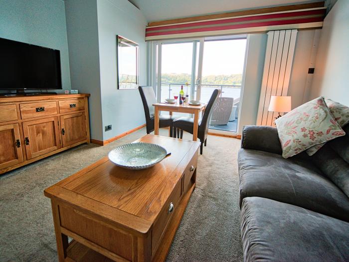 Arenig - Lake Bala is in Bala, Gwynedd. Ground-floor, lakeside apartment, ideal for a couple.