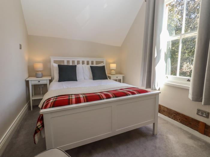 Canterbury Retreat, Canterbury, Kent. Close to amenities. Near an AONB. Open plan. Smart TV. Sleep 4